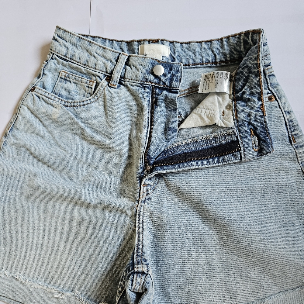H&M Highwaisted Women Jean Shorts Size 4